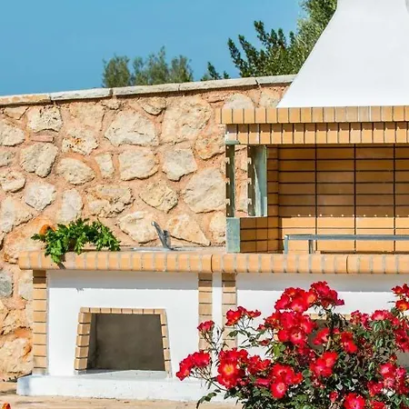 Villa Sleeps 9 Pool Air Con Wifi *