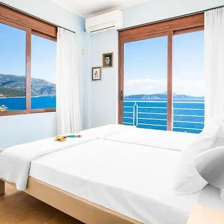 Sleeps 9 Pool Air Con Wifi Sivota