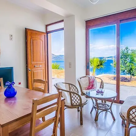 Sleeps 9 Pool Air Con Wifi * Sivota