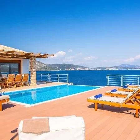 Sleeps 9 Pool Air Con Wifi Sivota